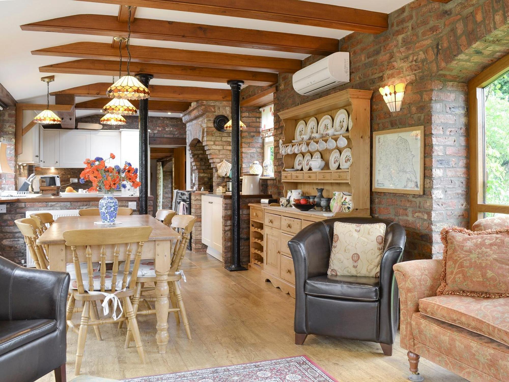 Walled Garden Lodge Ryehill Exterior photo